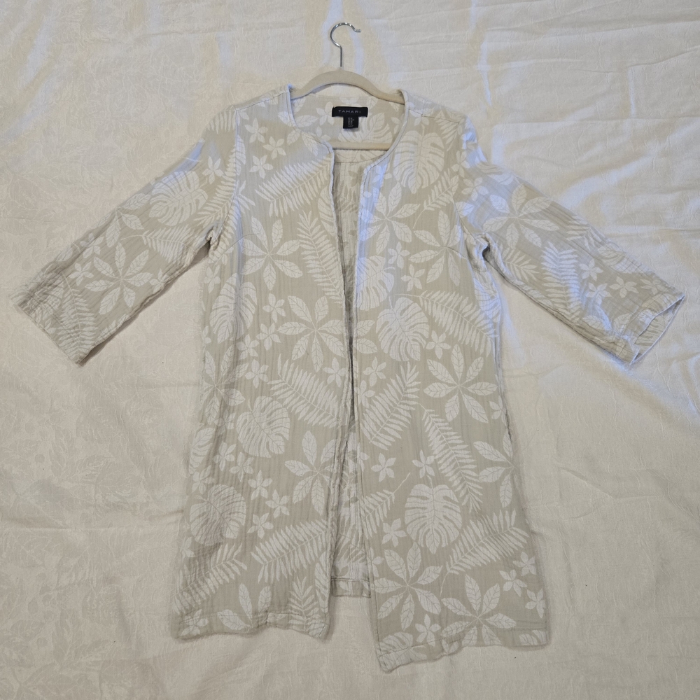 Tahari Linen Blend Cream Leaf Pattern Cardigan With Pockets